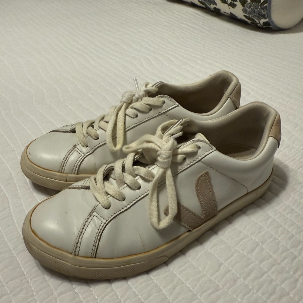 Veja White and Tan Women's Sneakers